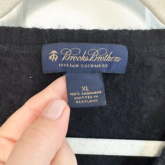Brooks Brothers 100% Cashmere Black V-Neck Cable Knit - Size XL (Runs Small) - Picture 4 of 4
